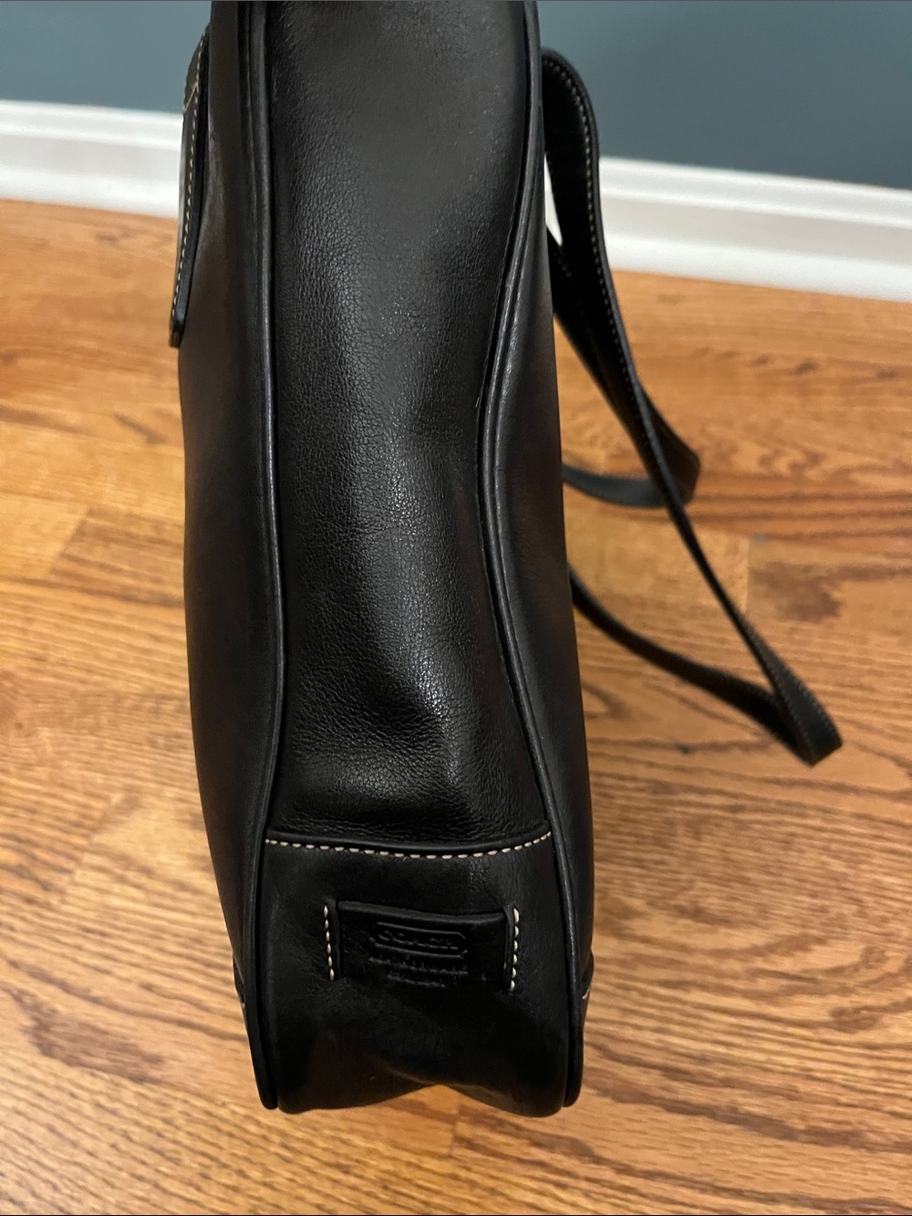 Vintage COACH Black Leather Hamptons Lunch Tote. (A3S-7776). - Picture 3 of 8